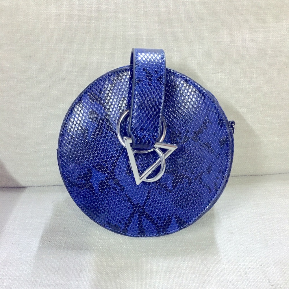 Blue snake print round purse